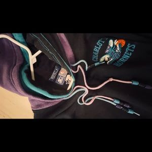 90’s Vintage Charlotte Hornets Starter Sweatshirt